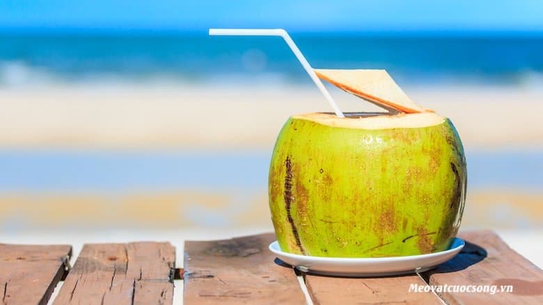 Nước dừa giúp trị rám nắng