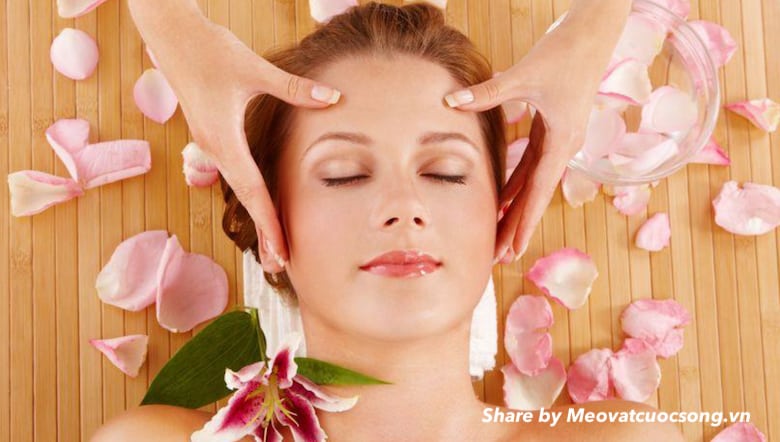 Massage giúp tan bọng mắt